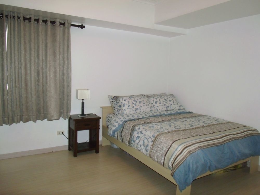 South Of Market Private Residences Тагуиг Екстериор снимка