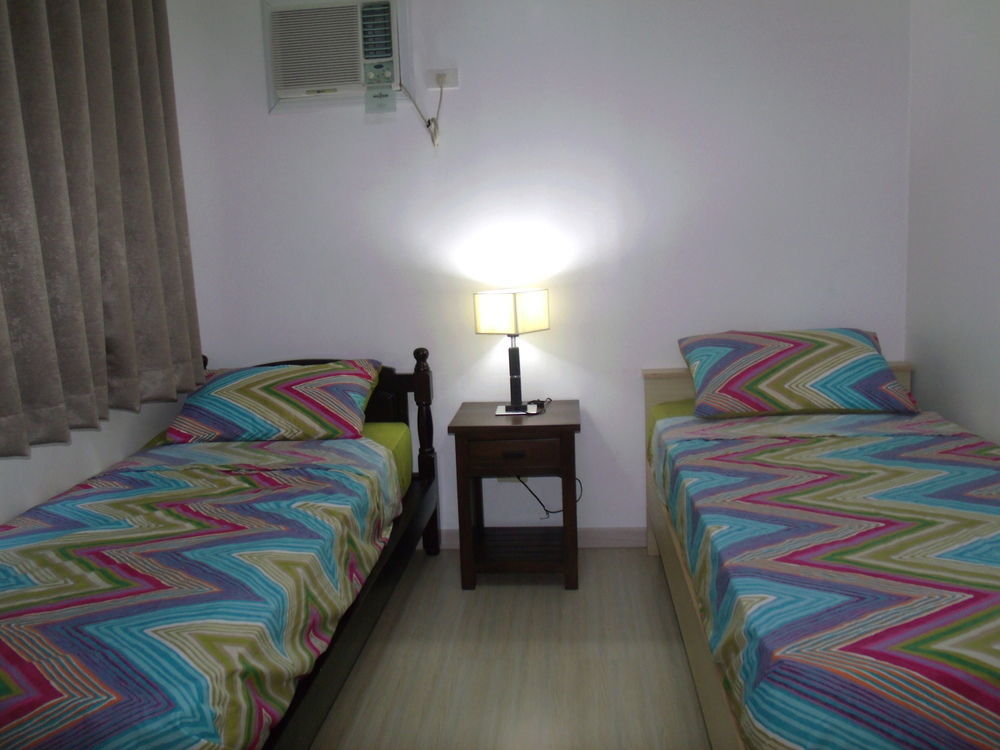 South Of Market Private Residences Тагуиг Екстериор снимка