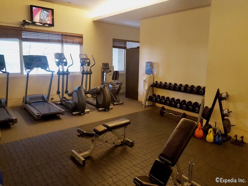 South Of Market Private Residences Тагуиг Екстериор снимка
