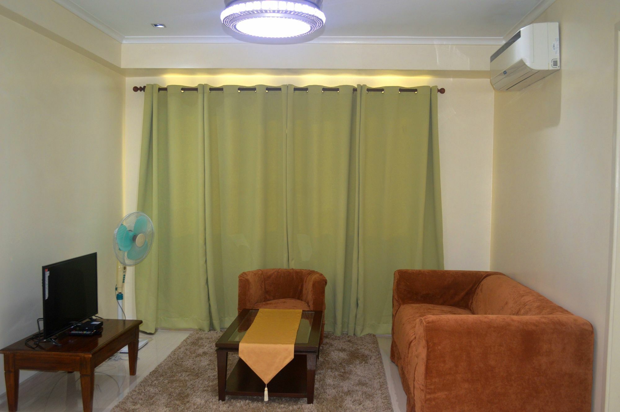 South Of Market Private Residences Тагуиг Екстериор снимка