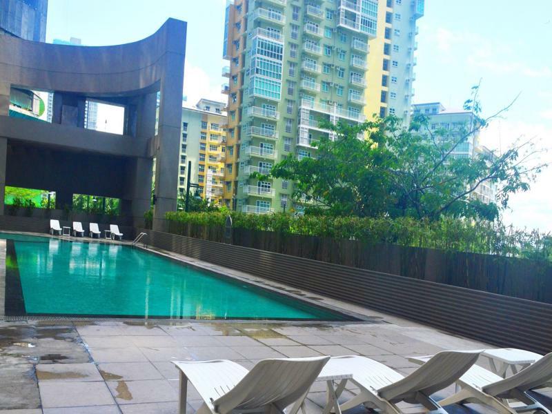 South Of Market Private Residences Тагуиг Екстериор снимка